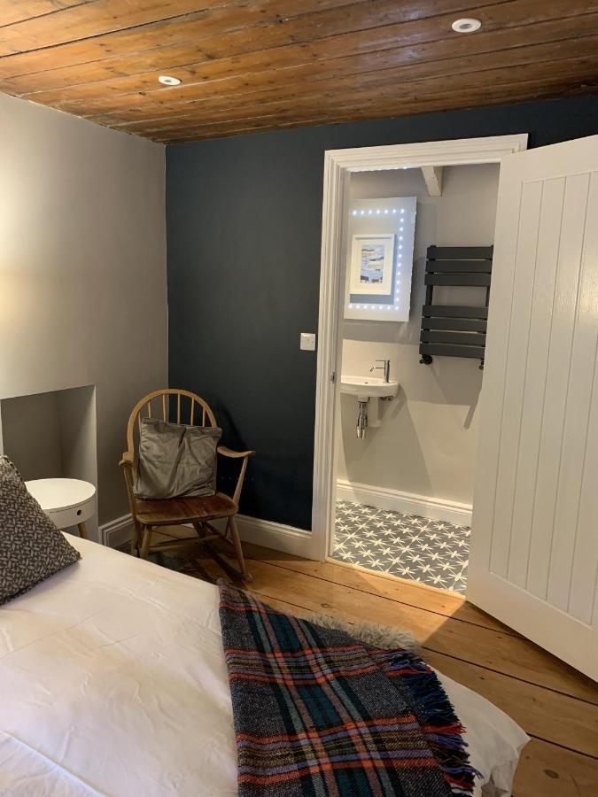 Min-Y-Fford Sleeps 6 Plus Pet Нюпорт Екстериор снимка