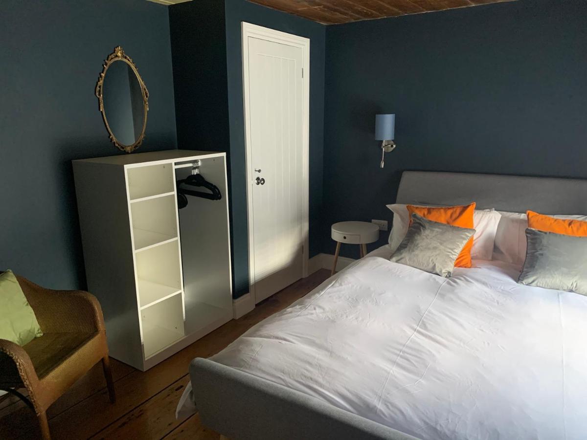 Min-Y-Fford Sleeps 6 Plus Pet Нюпорт Екстериор снимка